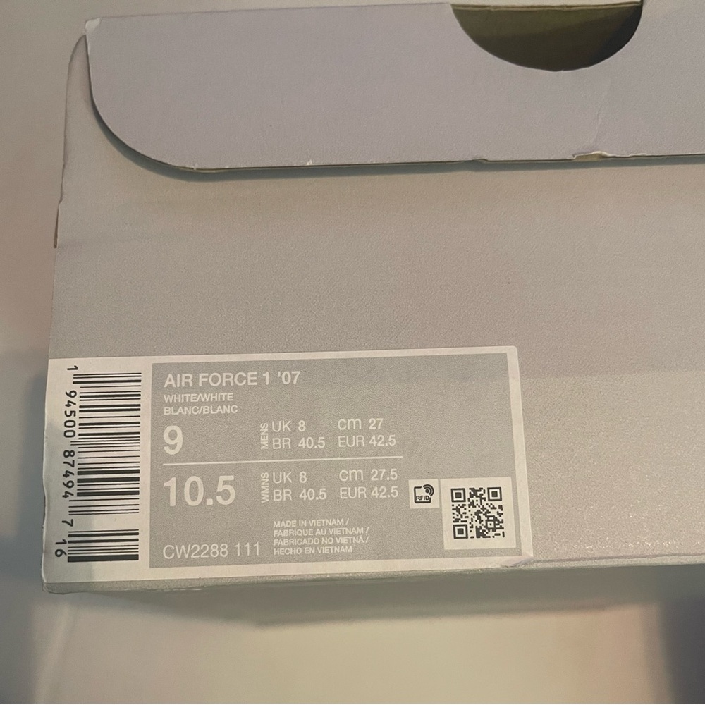 Nike Air Force 1 Men’s White Sneakers - Picture 9 of 9